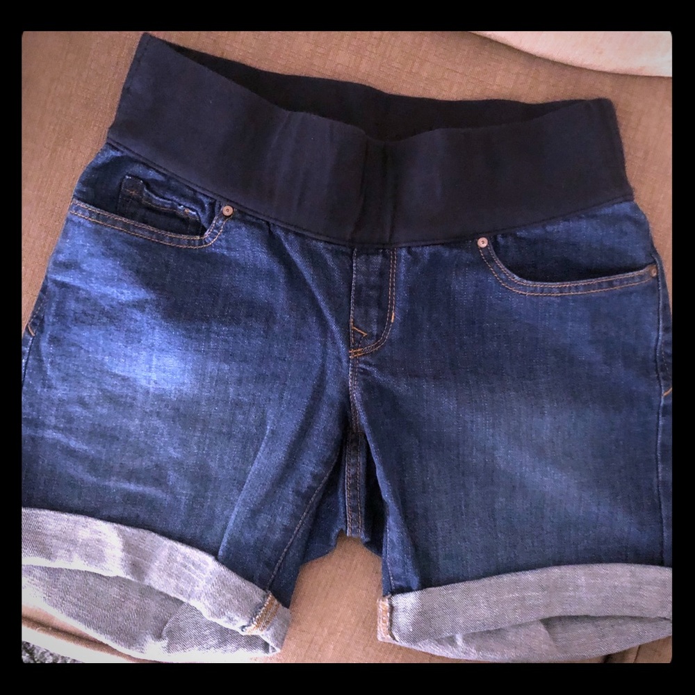 Maternity shorts